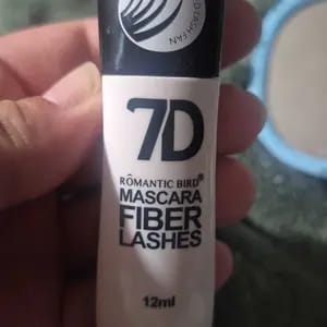 Customer photo review of Volume e Lunghezza Mascara a Fibre di Seta Resistente all'Acqua
