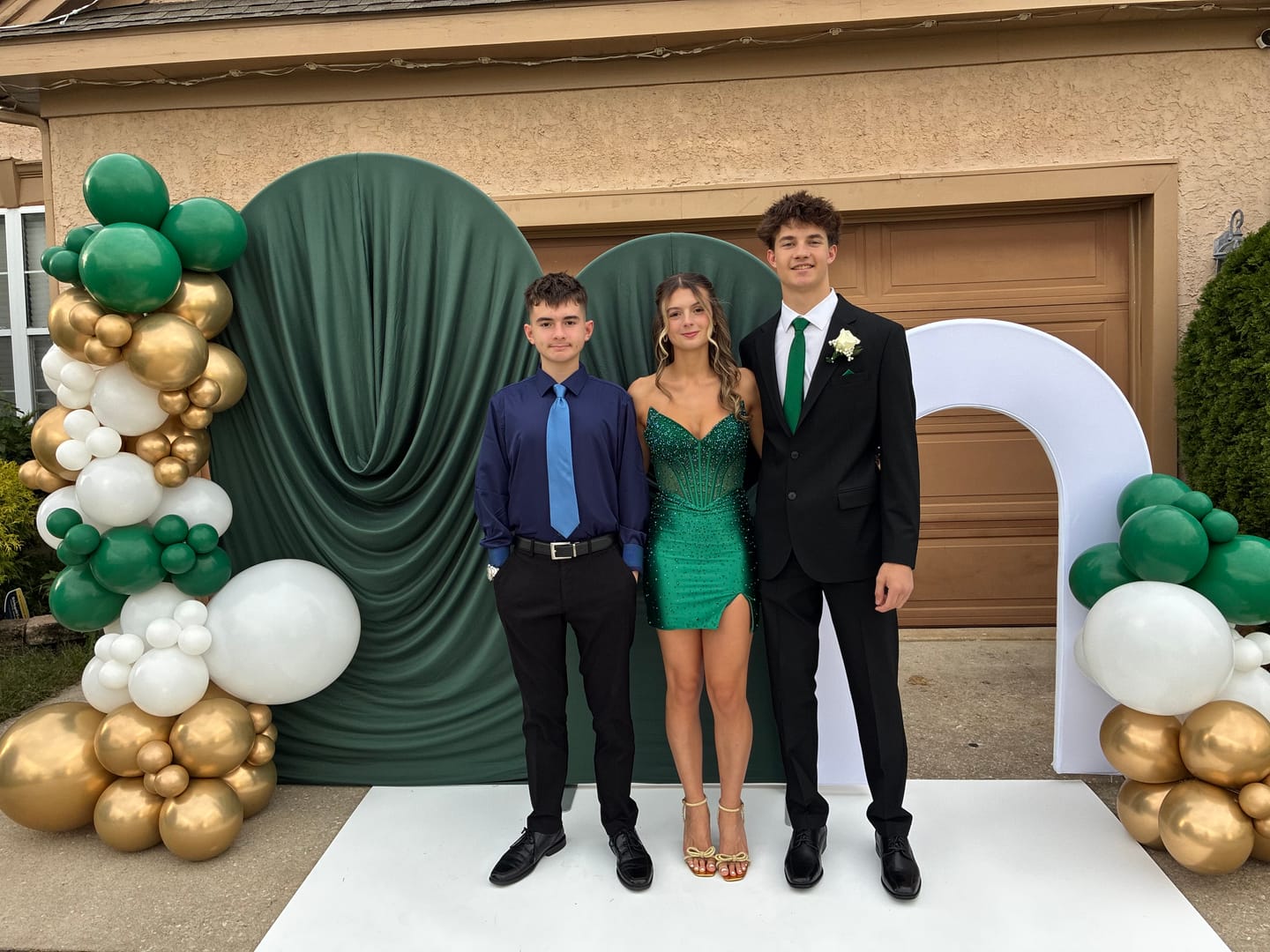 Customer photo review of Door Arch Backdrop Wall Stand For Birthday Wedding Party Decoration