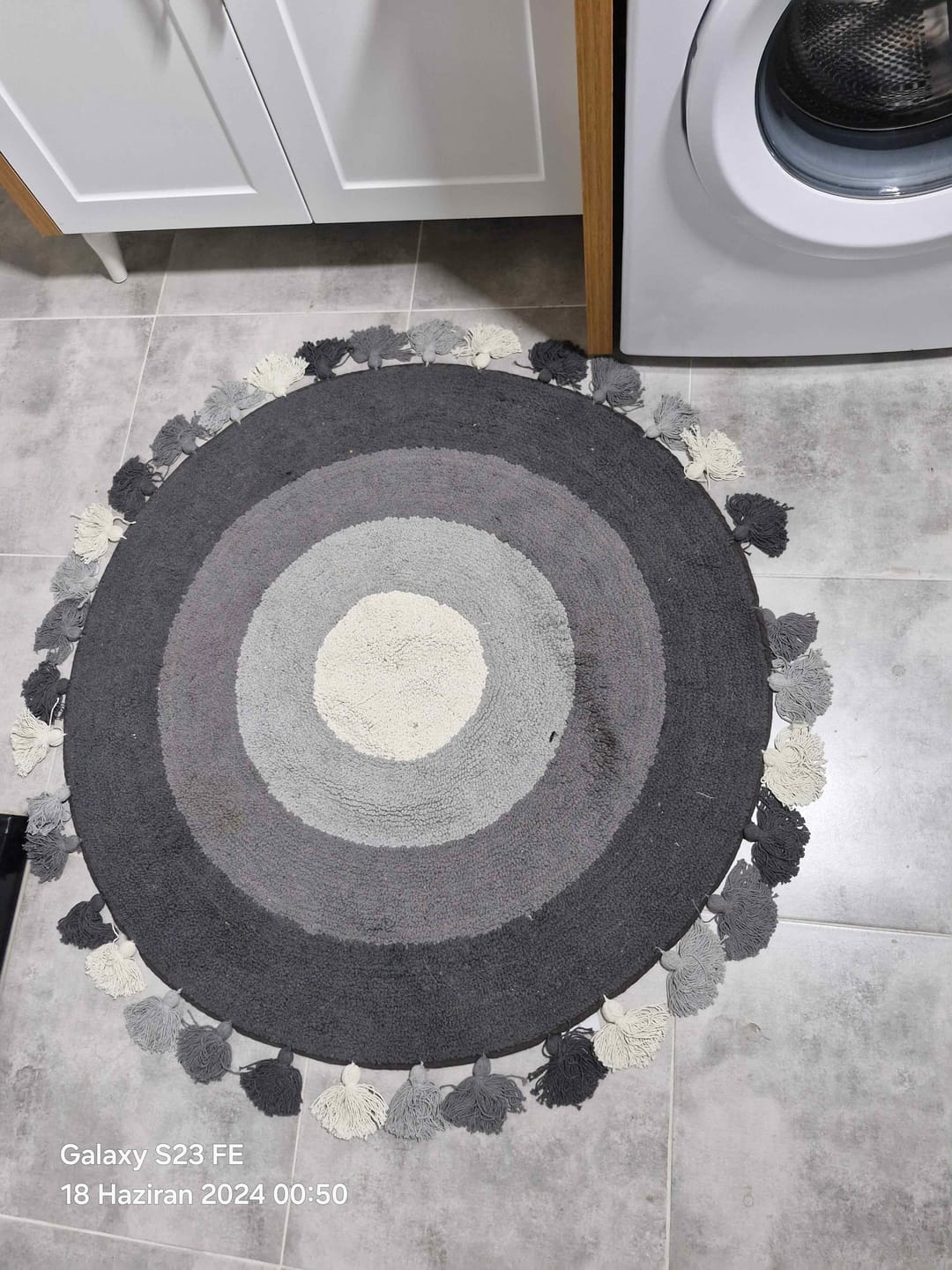 Customer photo review of Laura Yuvarlak Banyo Paspası %100 Pamuk 100x100 Pembe