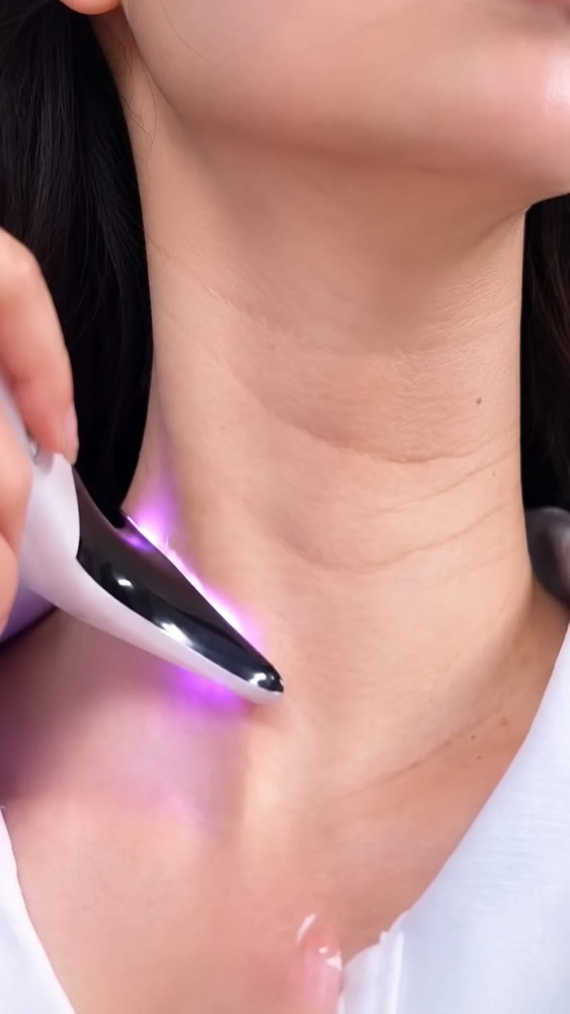 Customer photo review of 7-Color Beauty Device for Face and Neck