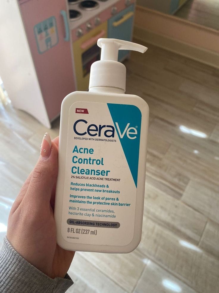Customer photo review of غسول سيرافي لعلاج حب الشباب - 237مل