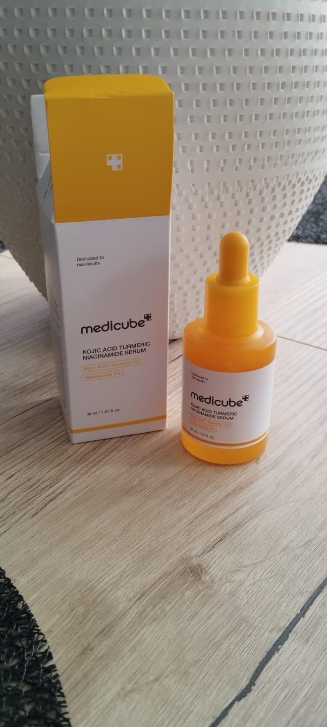 Customer photo review of Medicube - Sérum anti-taches à l’acide kojique, curcuma et niacinamide - 30ml