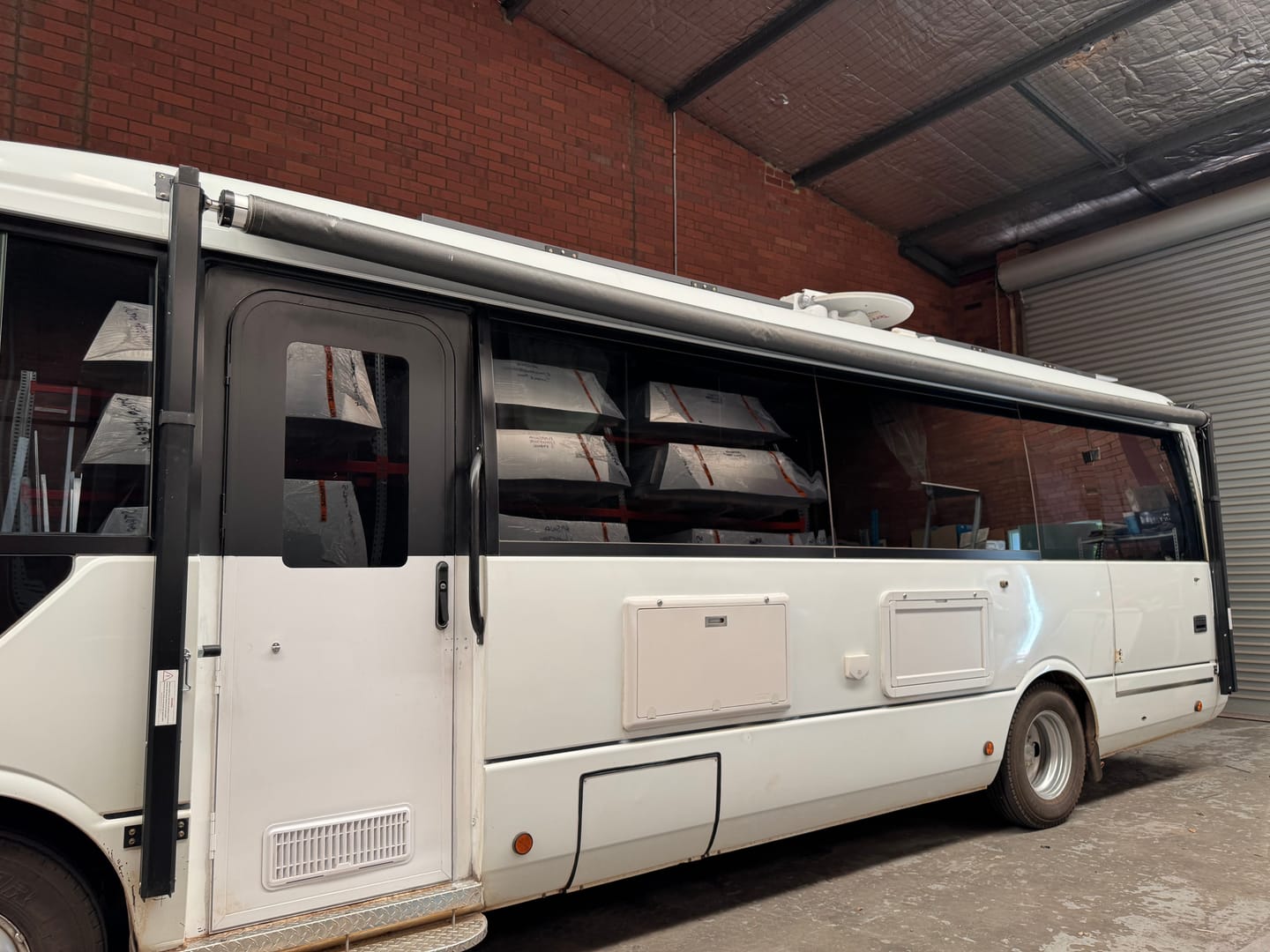 Customer photo review of Right or Left Hand Side Arm For Black or White W5700C ELECTRIC Awnlux Awning