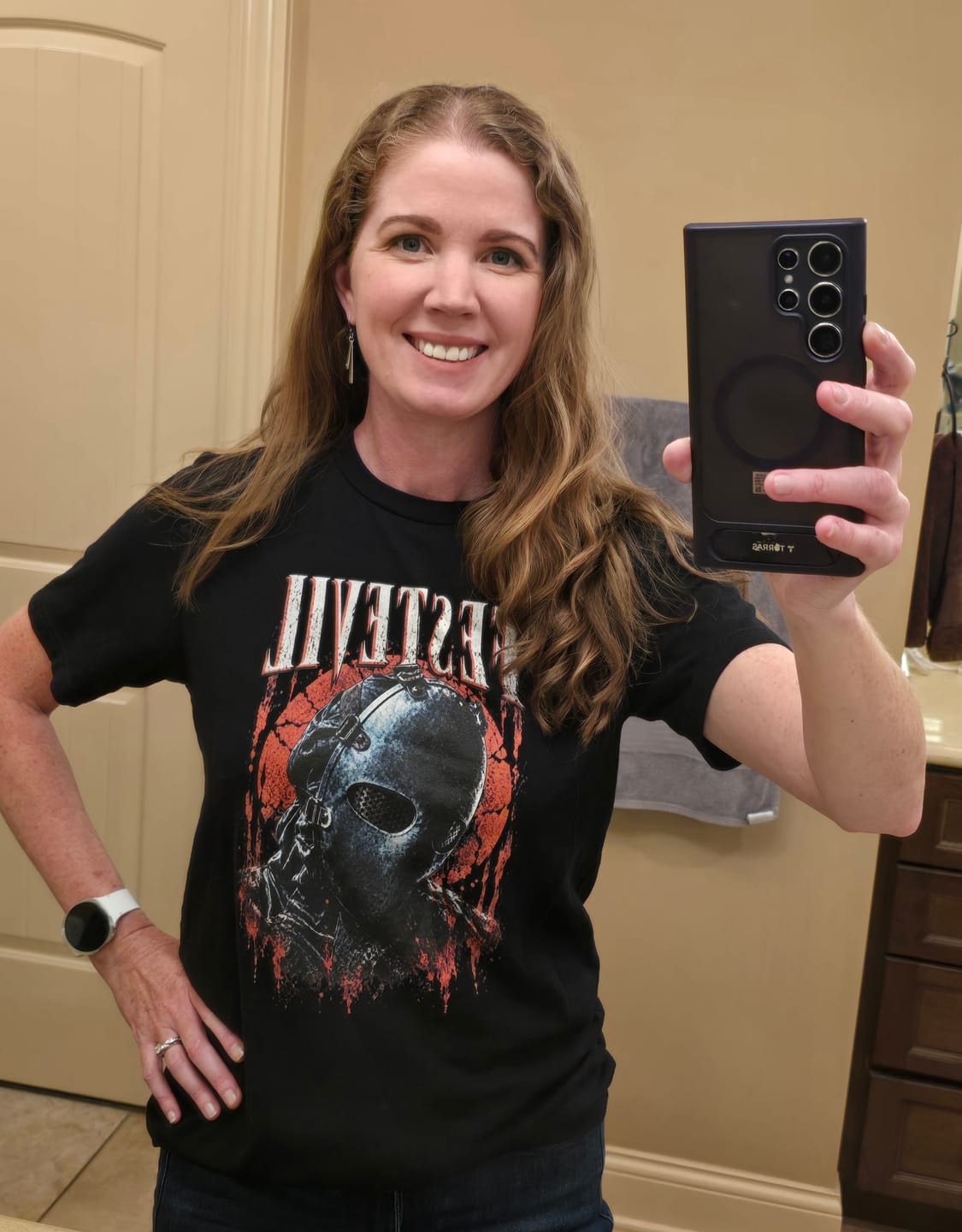 Customer photo review of FESTEVIL Mask T-Shirt – Vintage Horror Style Graphic Tee