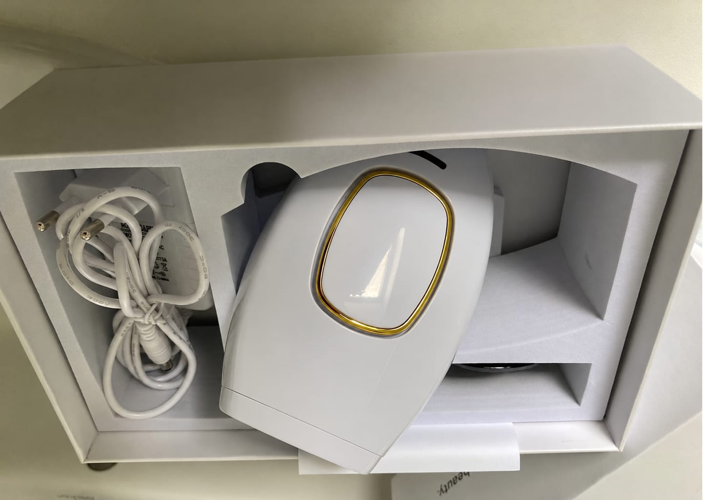 Customer photo review of Voise IPL hair removal device ES