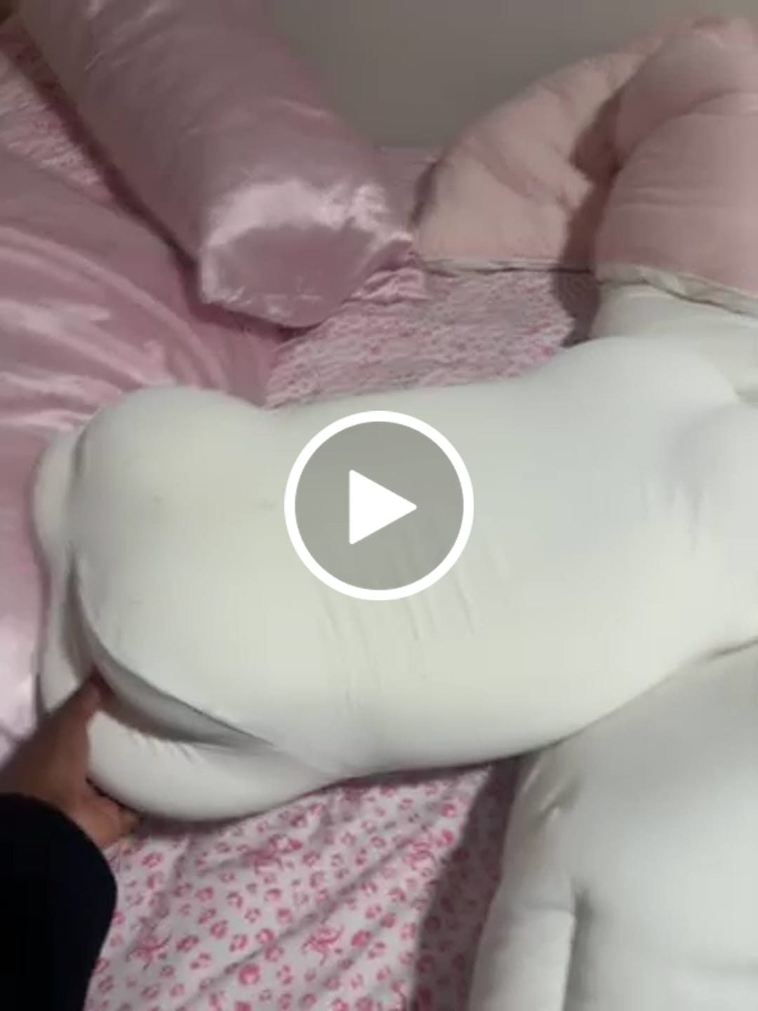 Customer video review of CloudAlign Pillow