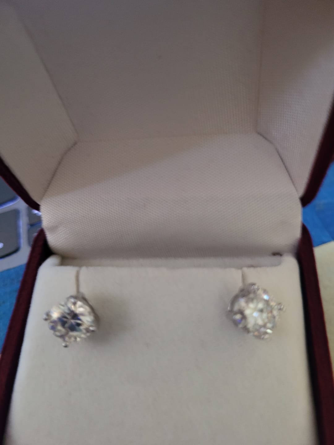 Customer photo review of Moissanite & Lab-Grown Sapphire Eternity Ring
