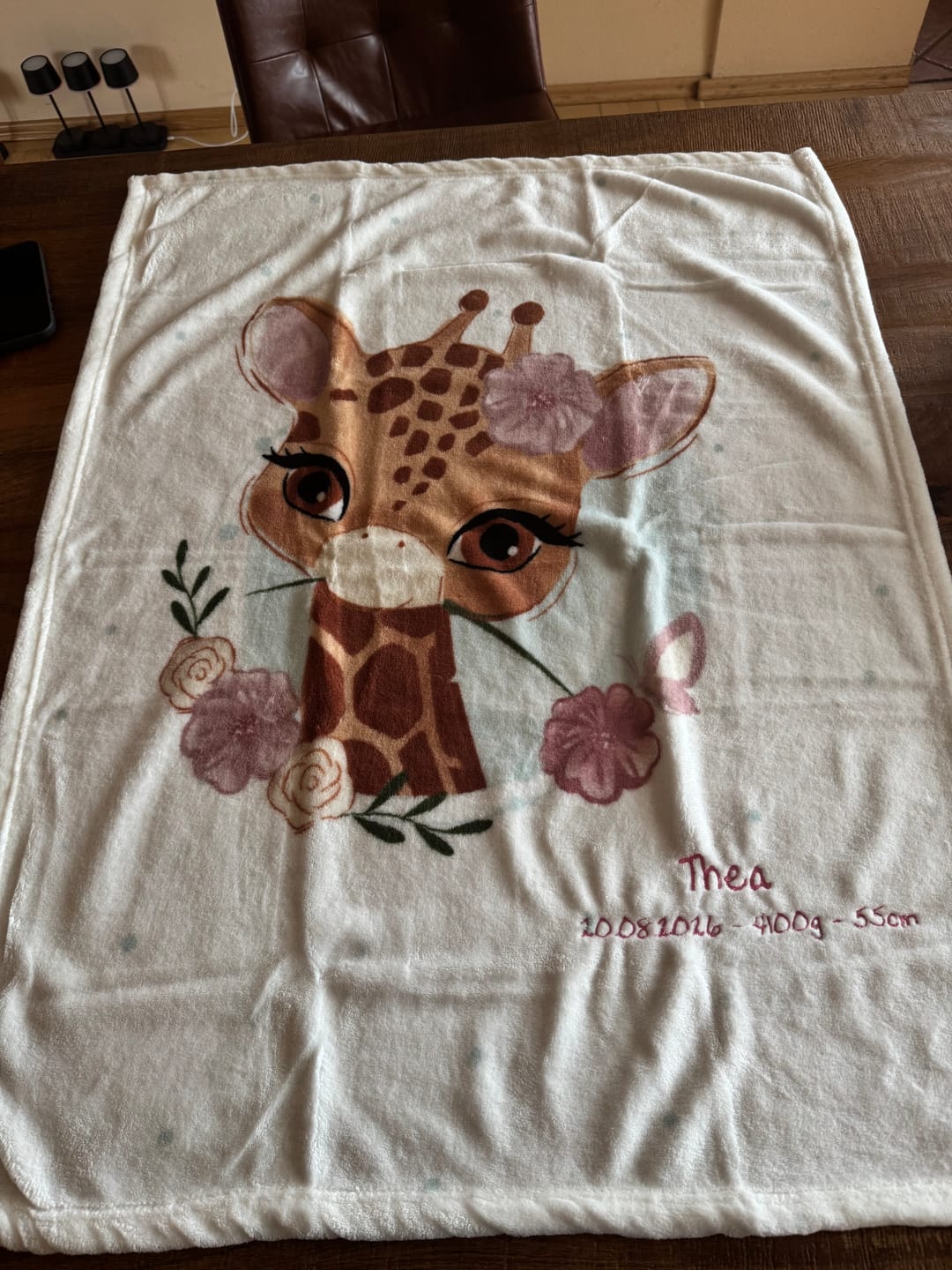 Customer photo review of Giraffe Babydecke mit Namen bestickt 75x100cm