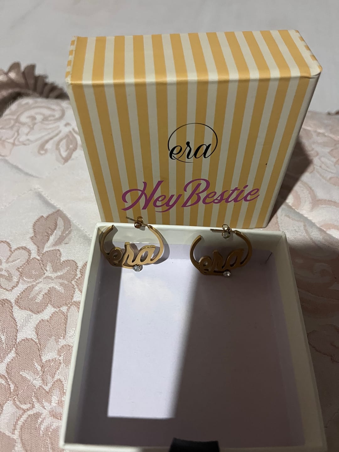 Customer photo review of Gold Mini Era Logo Hoops