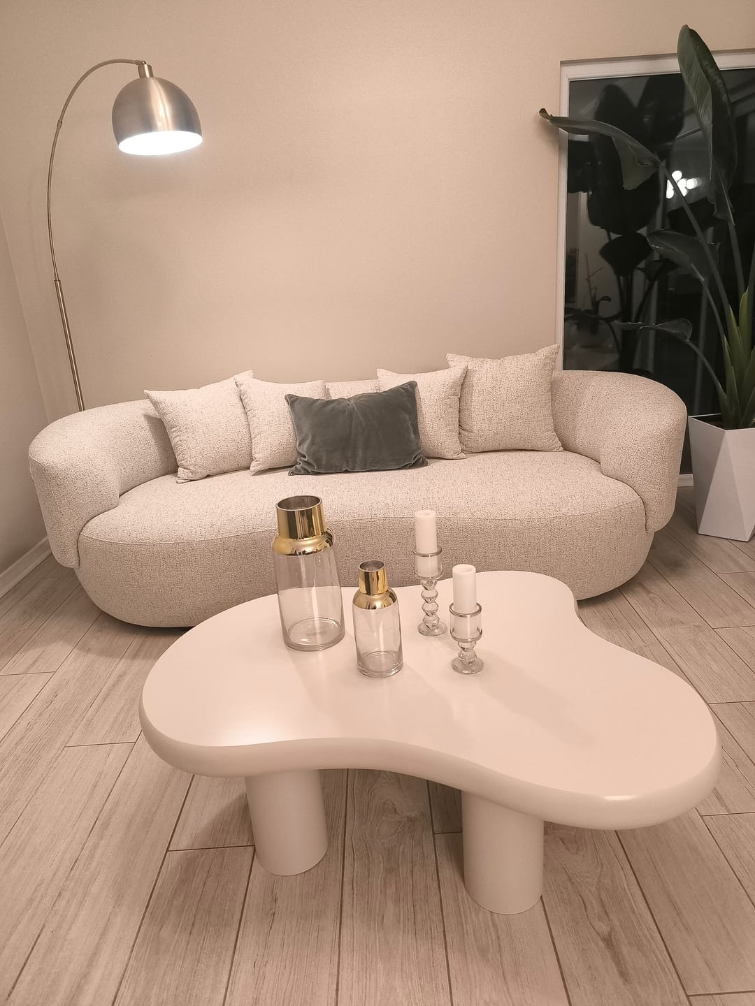 Customer photo review of Mesa de Centro Irregular Blanca