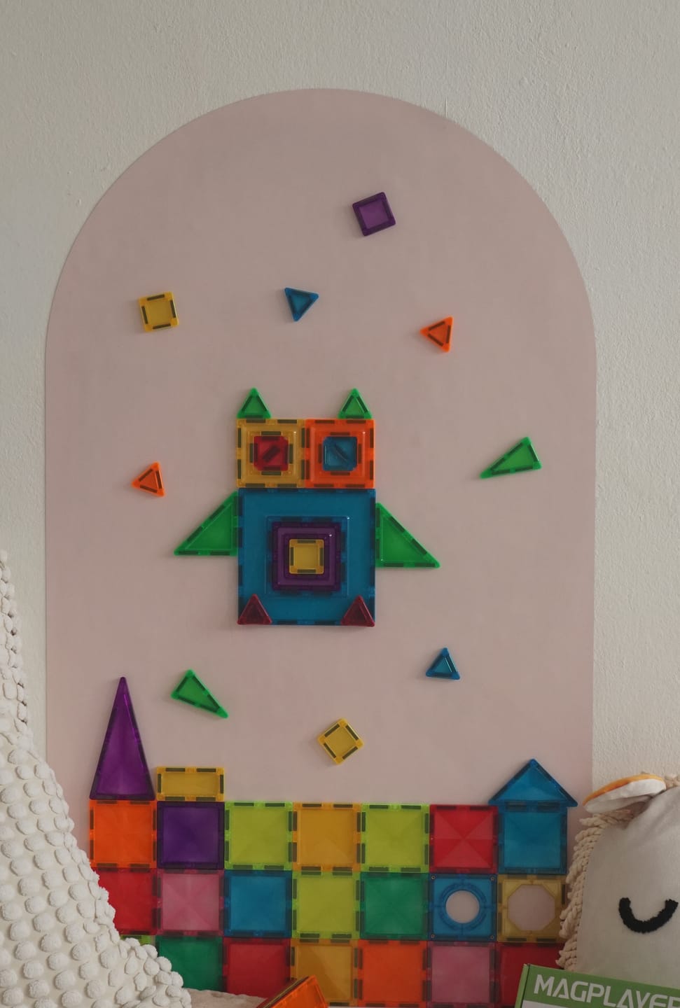 Customer photo review of Ultra Mag Small play wall  39"x24" (100cmx60cm) removable & Repositionable