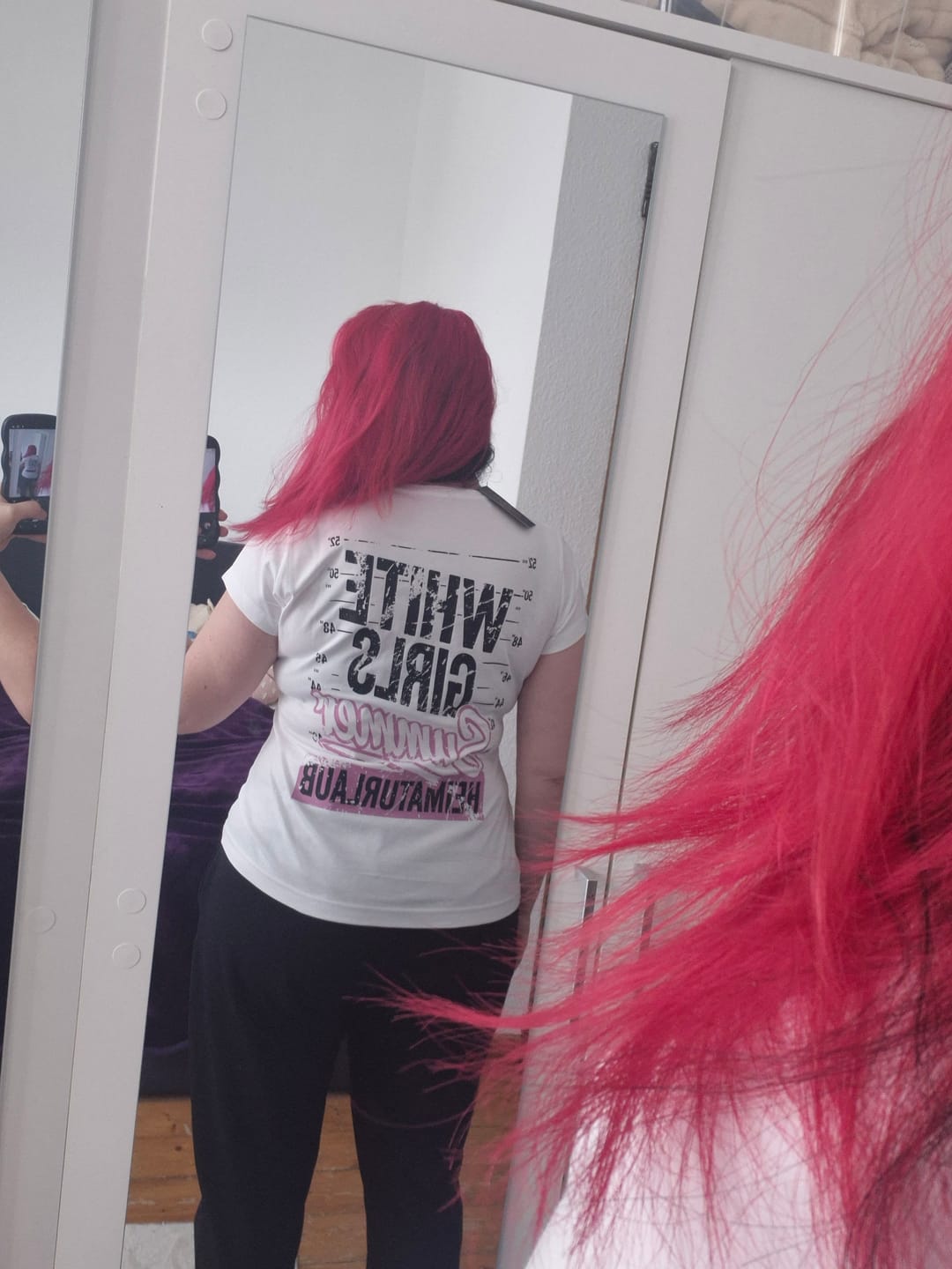 Customer photo review of „HEIMATURLAUB“ – White Girls Summer Edition