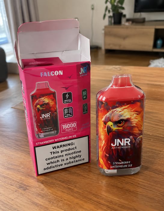 Customer photo review of JNR Vape 16000 Puffs Cigarette électronique Rechargeable Strawberry Watermelon Ice