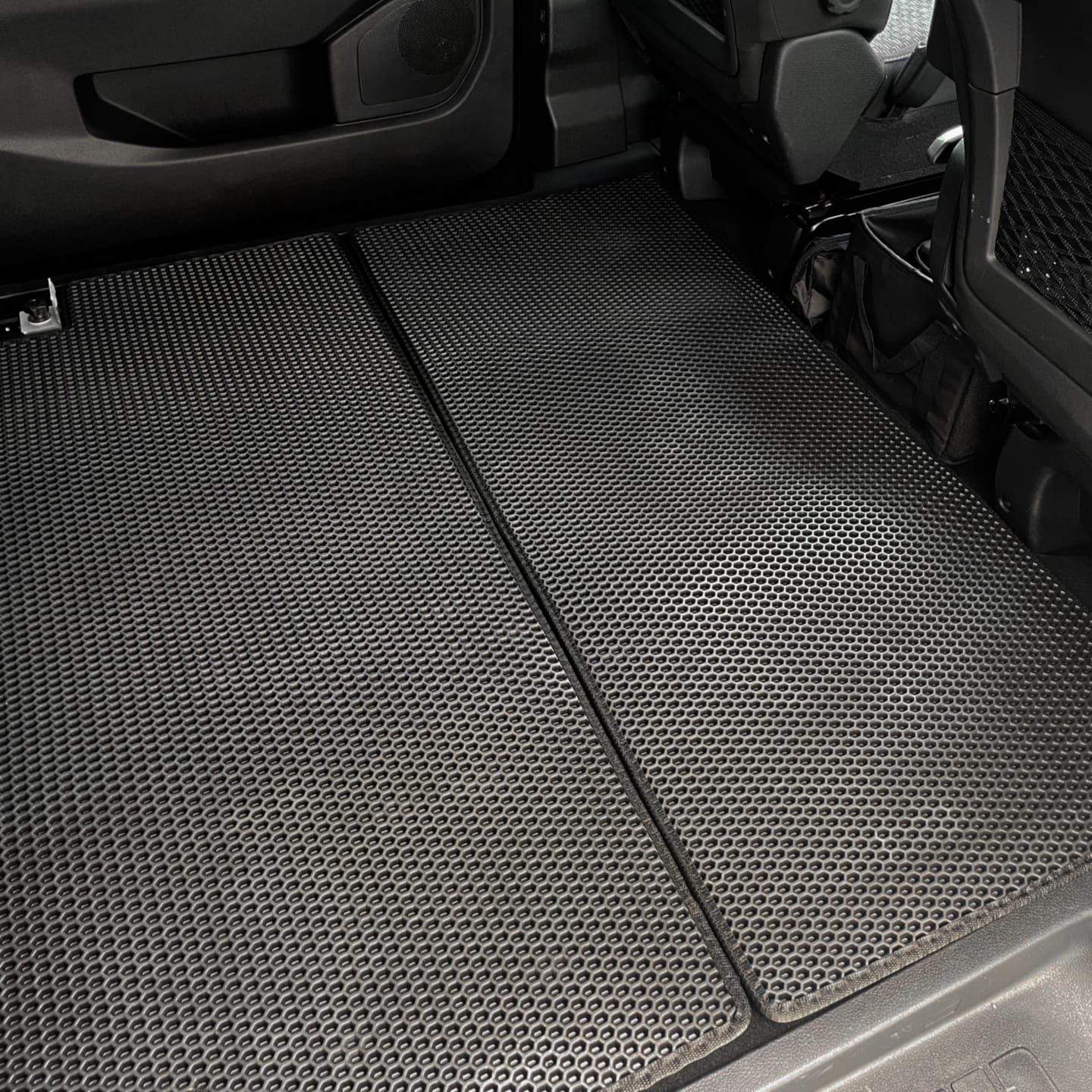 Customer photo review of Fußmatten für Van - Komplettset