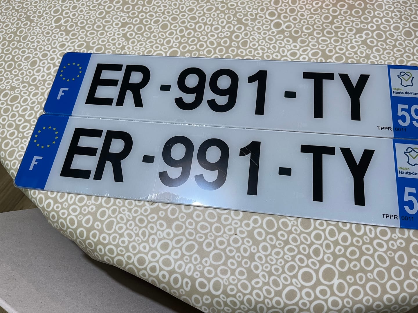 Customer photo review of Plaque auto plexiglass homologuée