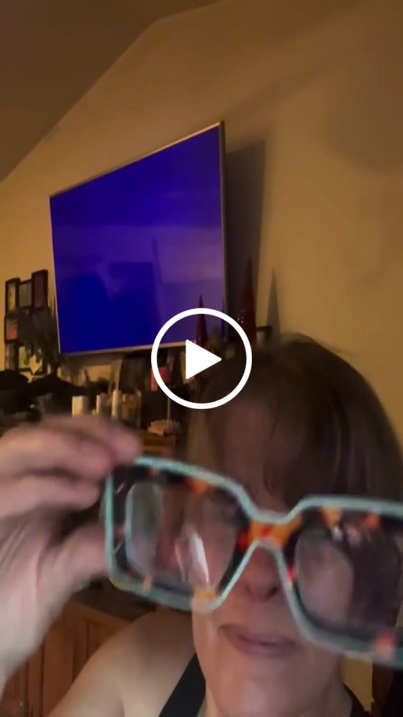 Customer video review of Blue Light Glasses | Deco Chartreuse