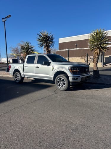Customer photo review of Rough Country 2 Inch leveling Kit | Ford F-150 (14-26)/Raptor (19-20)