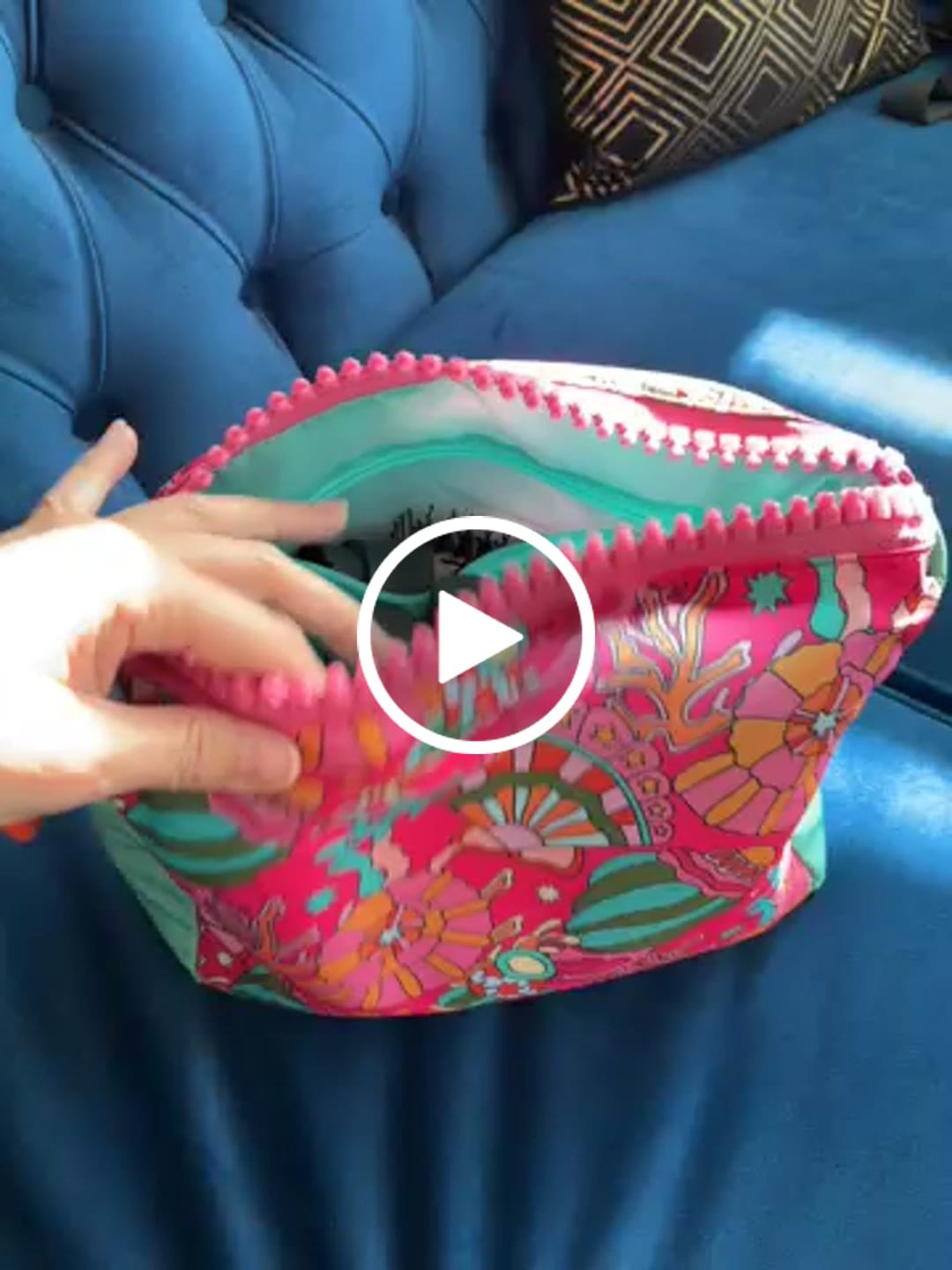 Customer video review of ESTUCHE ALOHA