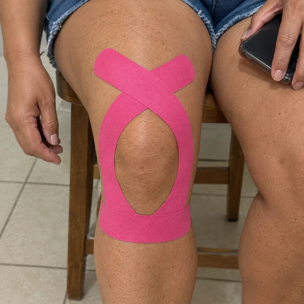 Customer photo review of APRIS Relief-Cut™ Knee Tape