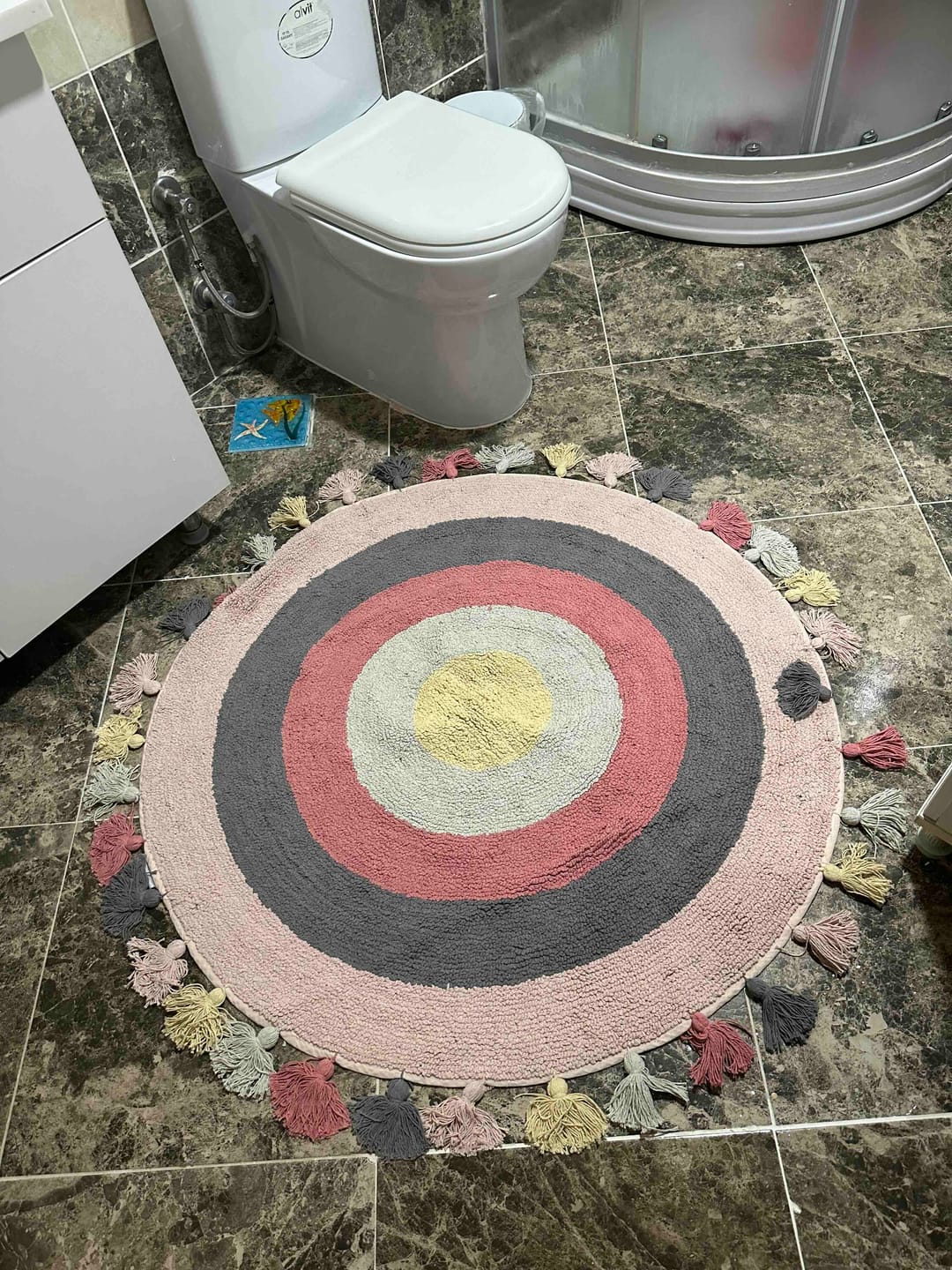 Customer photo review of Laura Yuvarlak Banyo Paspası %100 Pamuk 100x100 Pembe