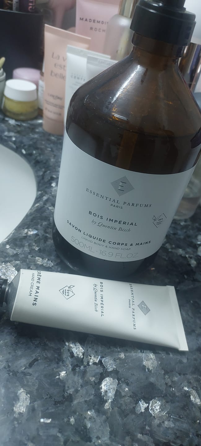 Customer photo review of Bois Imperial by Quentin Bisch Hand And Body Soap 500ml אסנשיאל פרפיום סבון גוף וידיים