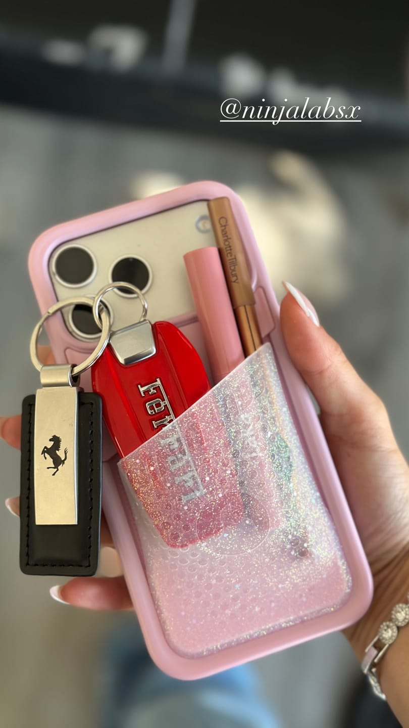 Customer photo review of Flex Pouch - iPhone 18