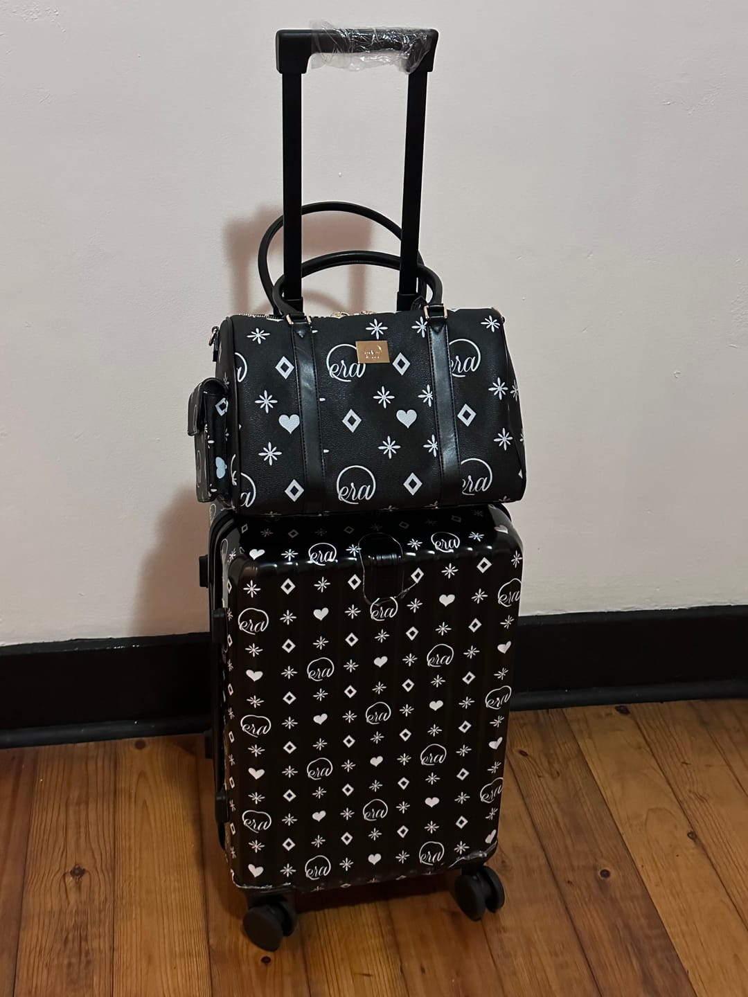 Customer photo review of Era Go Getter Bag & Carry On Troller Case