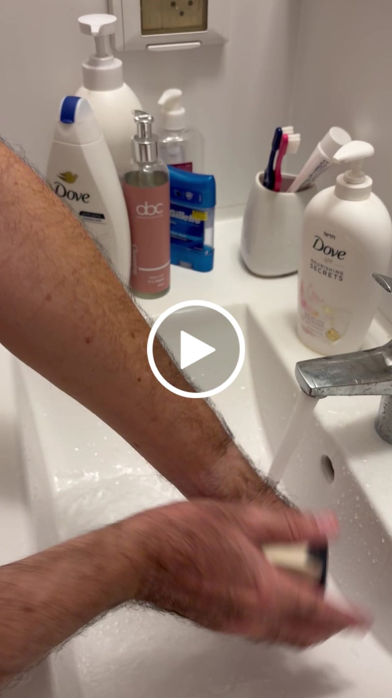 Customer video review of סבון גוף בוץ ים המלח