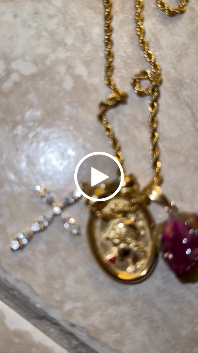 Customer video review of Ciondolo "Incanto della notte"