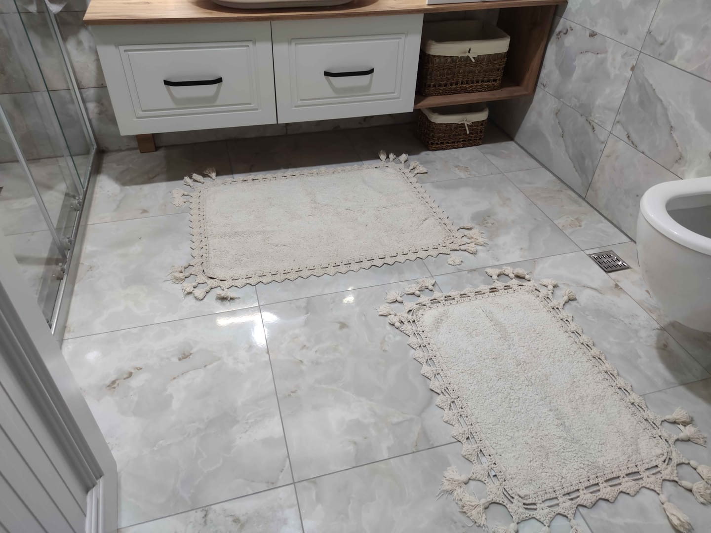 Customer photo review of Lorna 2’li Takım Banyo Paspası %100 Pamuk 40x60 + 60x90 Gri