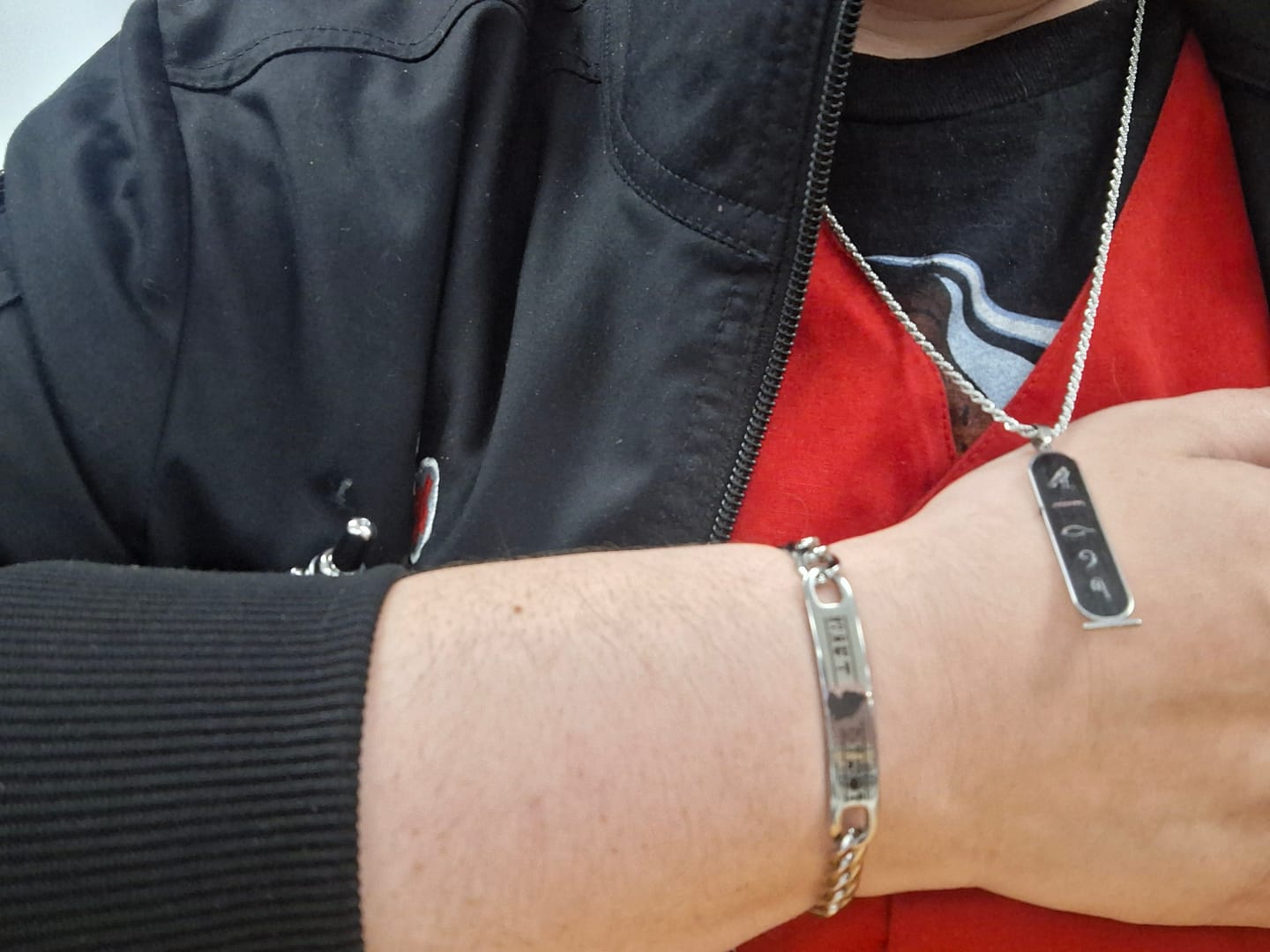 Customer photo review of Collier Personnalisé Hiéroglyphes Égyptiens