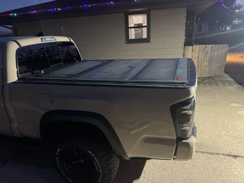 Customer photo review of Rough Country Hard Low Profile Bed Cover | Toyota Tacoma 2WD/4WD (16-23)
