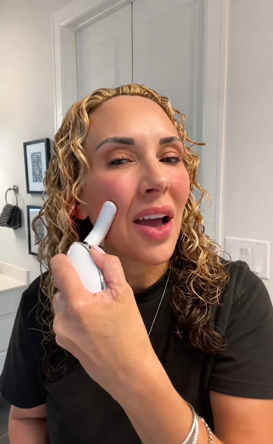 Customer photo review of 7-Color Beauty Device for Face and Neck