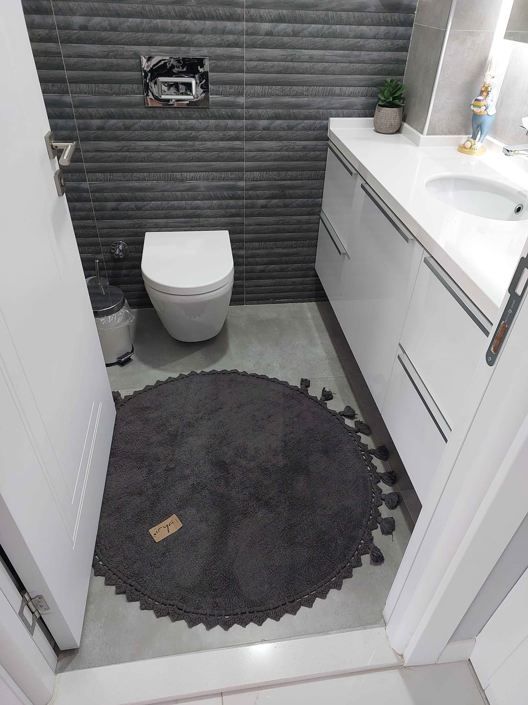Customer photo review of Lowell Yuvarlak Banyo Paspası %100 Pamuk 100x100 Antrasit