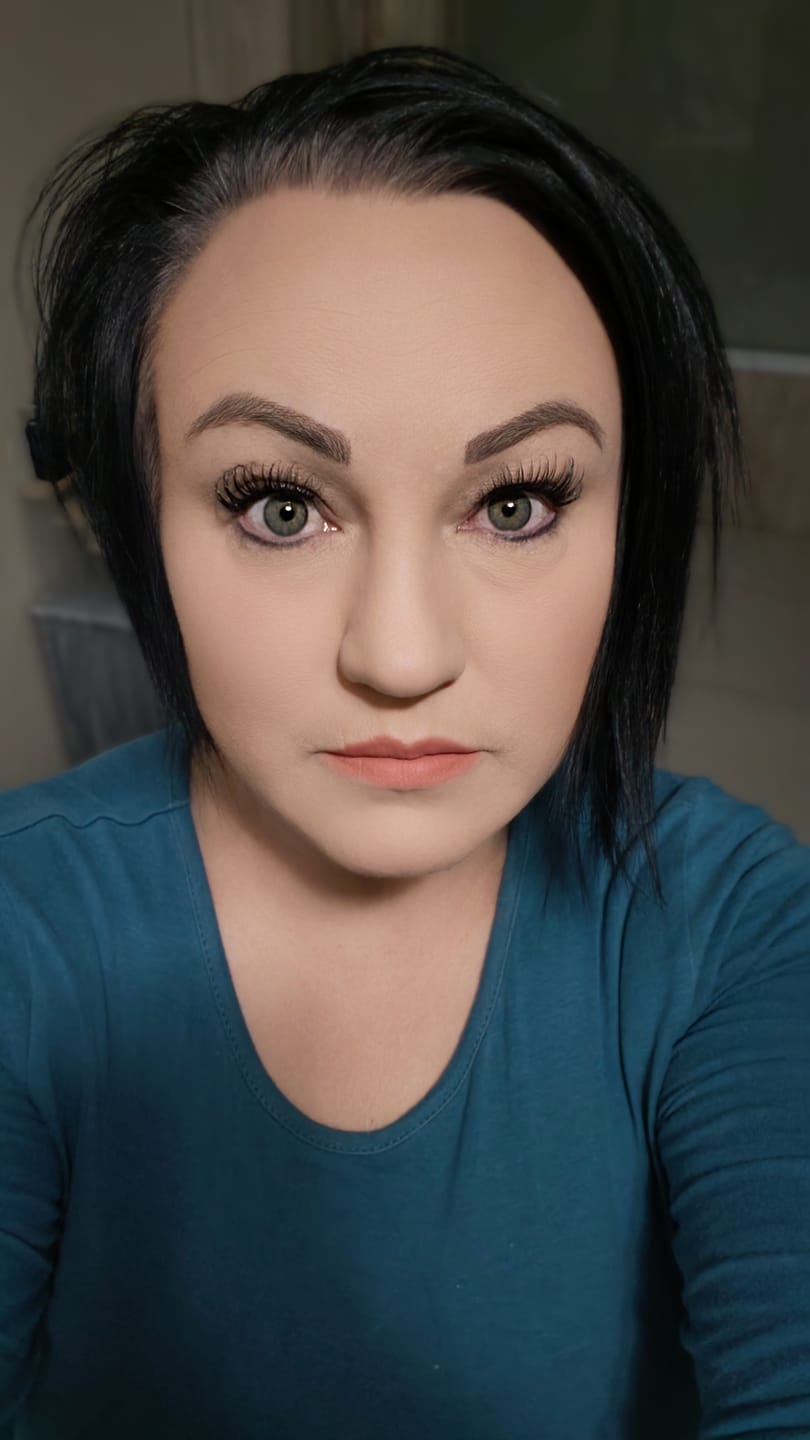 Customer photo review of Flora Lash Kit