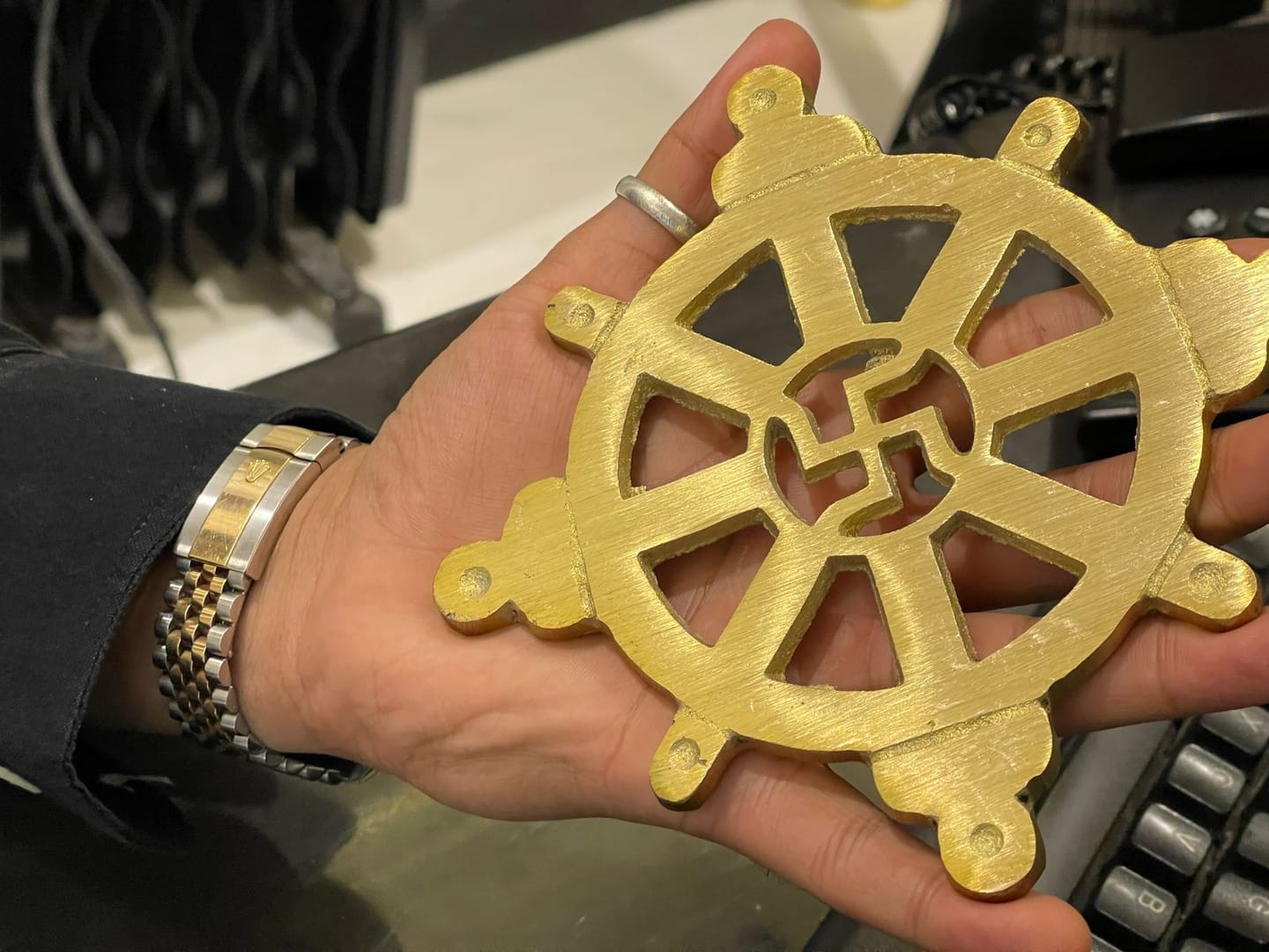 Customer photo review of Brass Chakra Satiya Helix – Vastu Remedy for West Direction Correction | Energy Balance Support | 4.5 Inch
