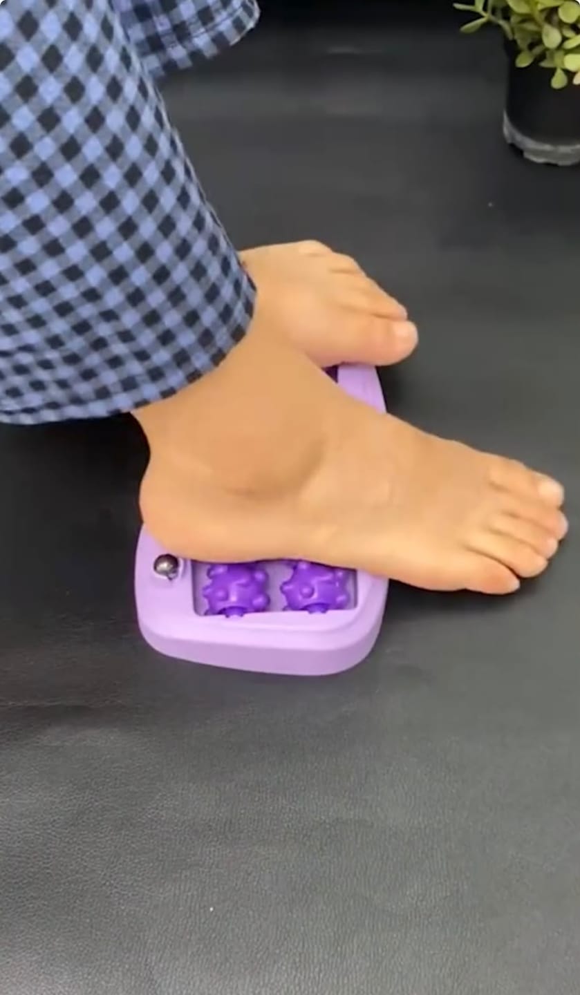 Customer photo review of Blinqo Foot Massager – Textured Massage Roller for Everyday Relaxation