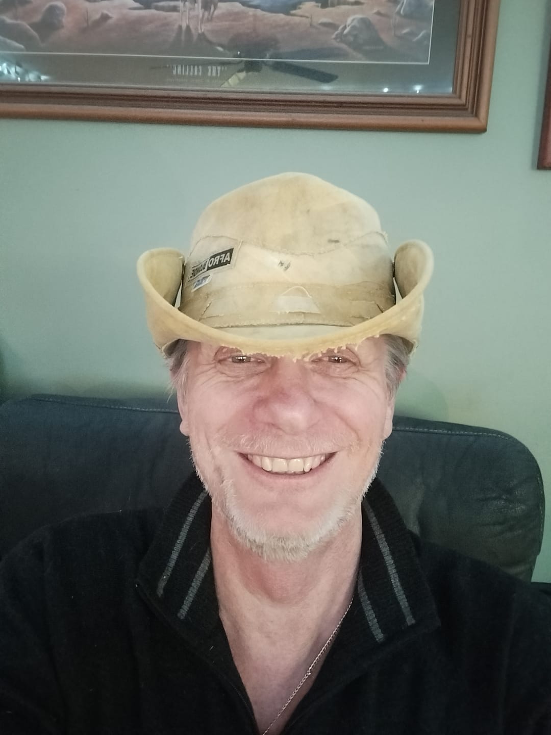 Customer photo review of RENEGADE / MYSTERY HAT - vintage truck canvas