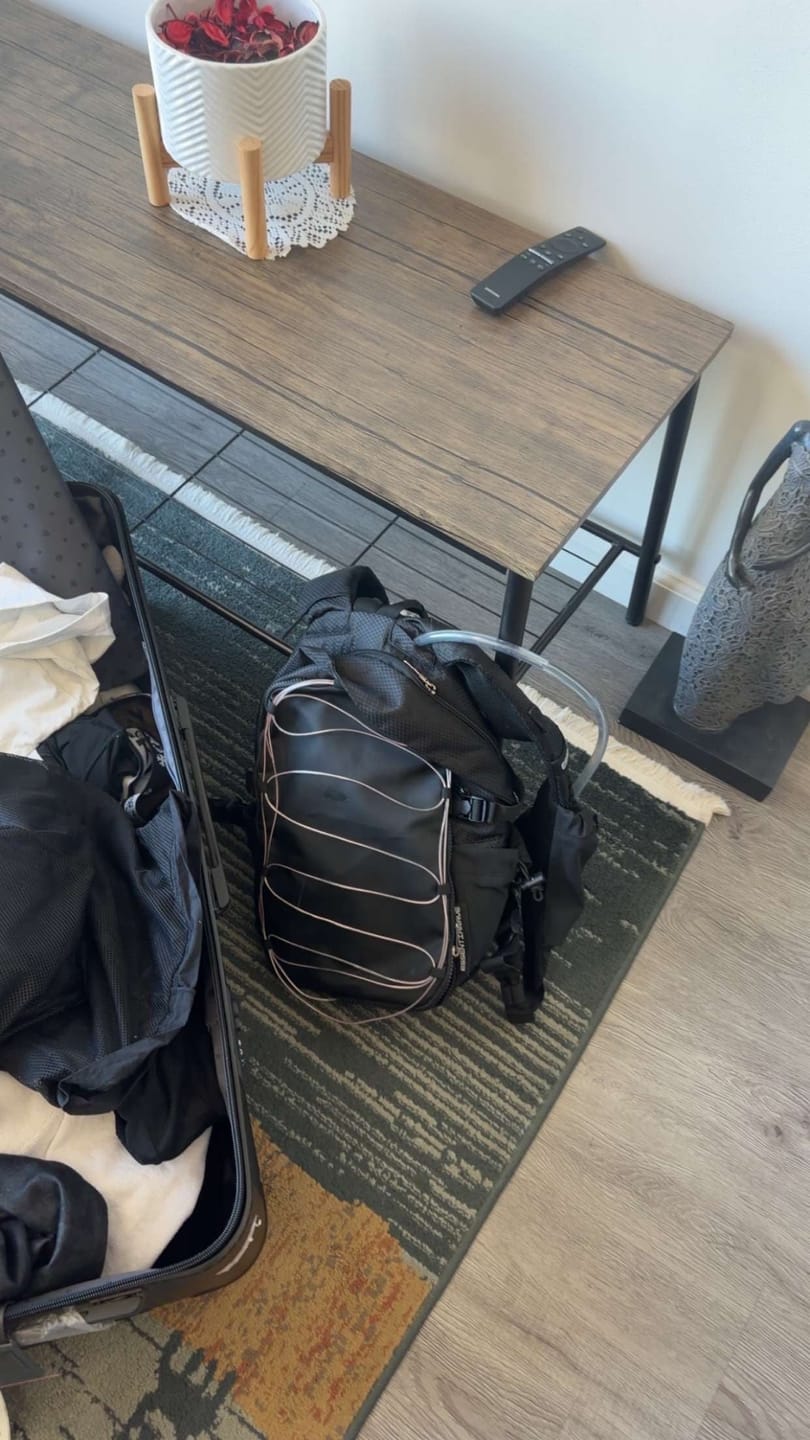 Customer photo review of ESSENTIAPAC PRO™ ANTI-THEFT HYDRATION PACK V3