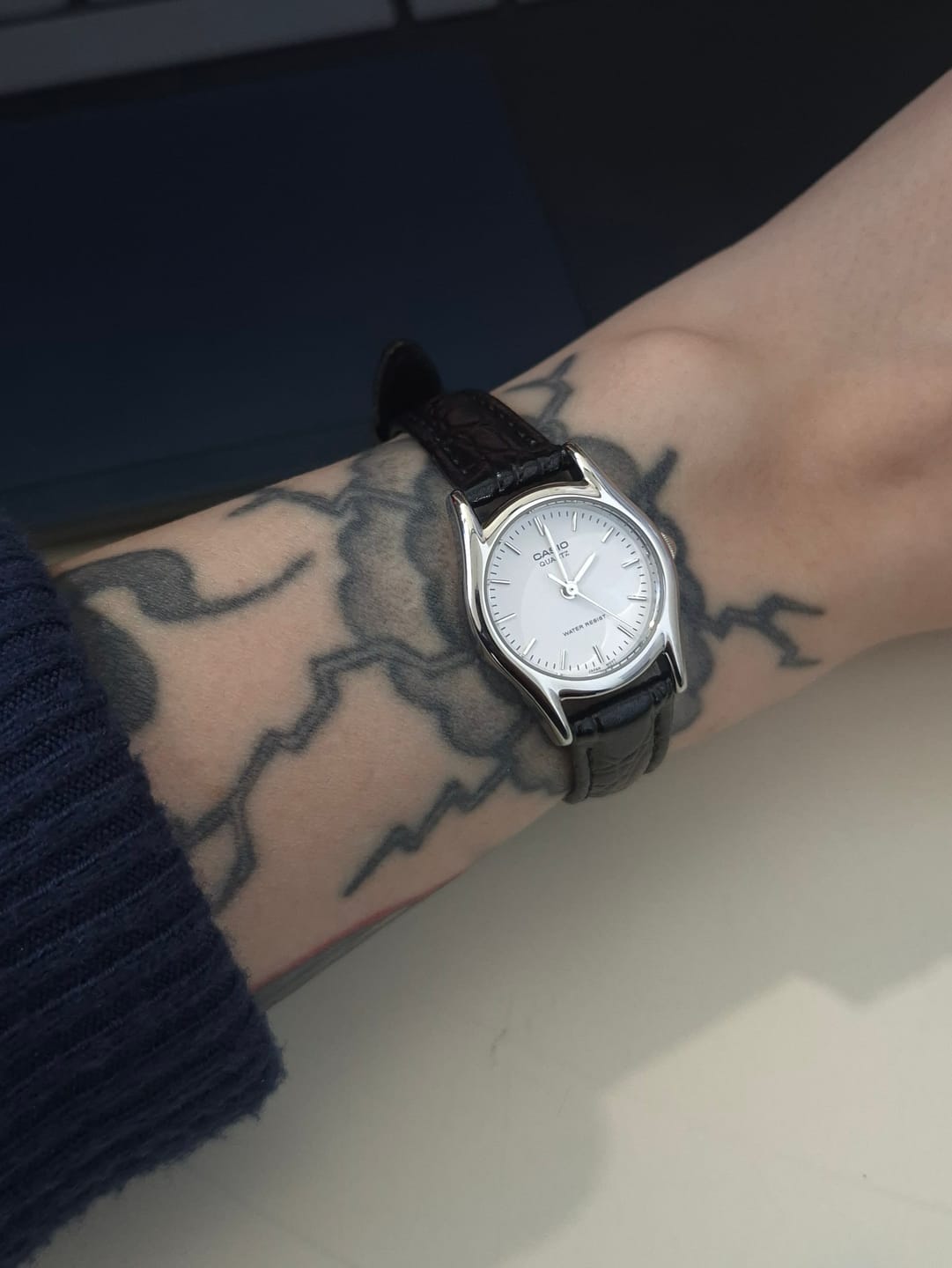 Customer photo review of Reloj Casio Análogo LTP-1094E-7A Correa de Cuero Negra