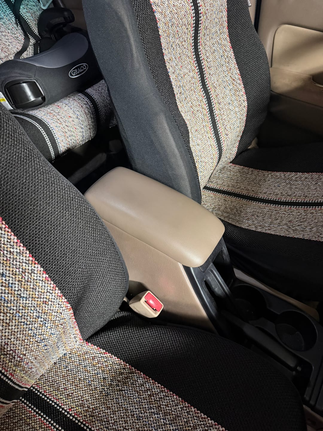 Customer photo review of Centre Console Armrest Lid for Toyota Hilux Surf / 4Runner KZN185 / RZN185 / VZN185 | 3rd Gen 96-02