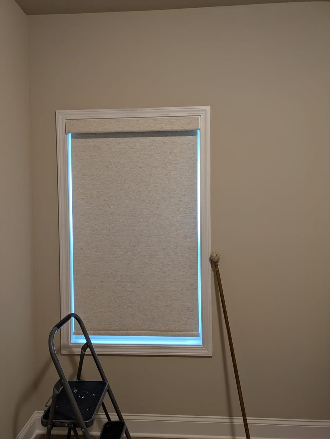 Customer photo review of Bringnox Motorized Roller Shades 100% Blackout Linen