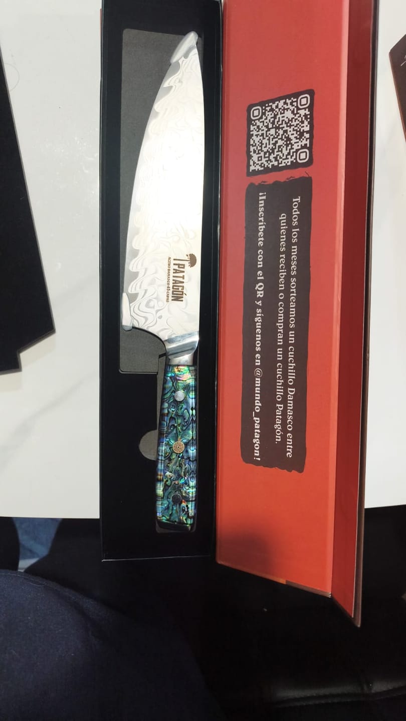 Customer photo review of Cuchillo Chef Acero Damasco 45 capas hoja 21 cm - NÁCAR DEL PACÍFICO