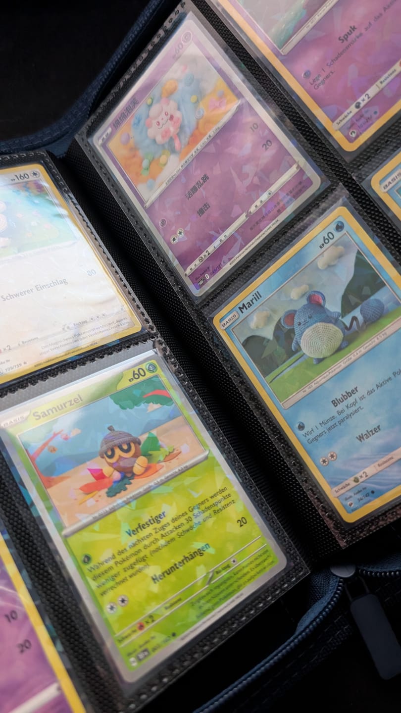 Customer photo review of Night Blossom - 4-Pocket Trading Card Binder