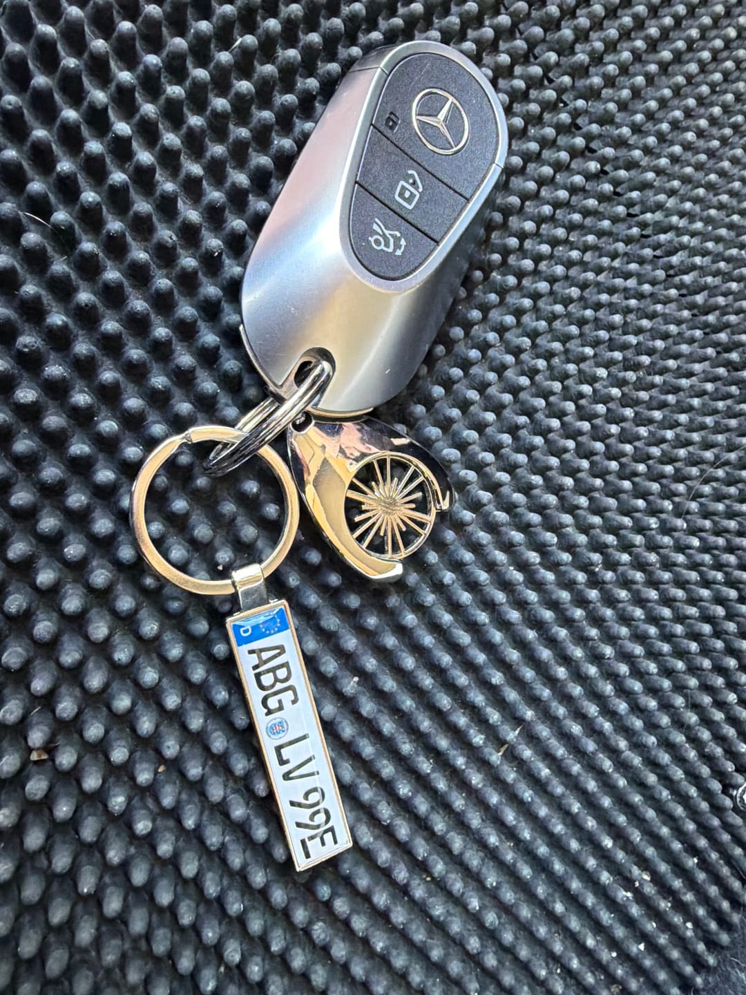 Customer photo review of Kennzeichen Schlüsselanhänger Mini Nummernschild Metall