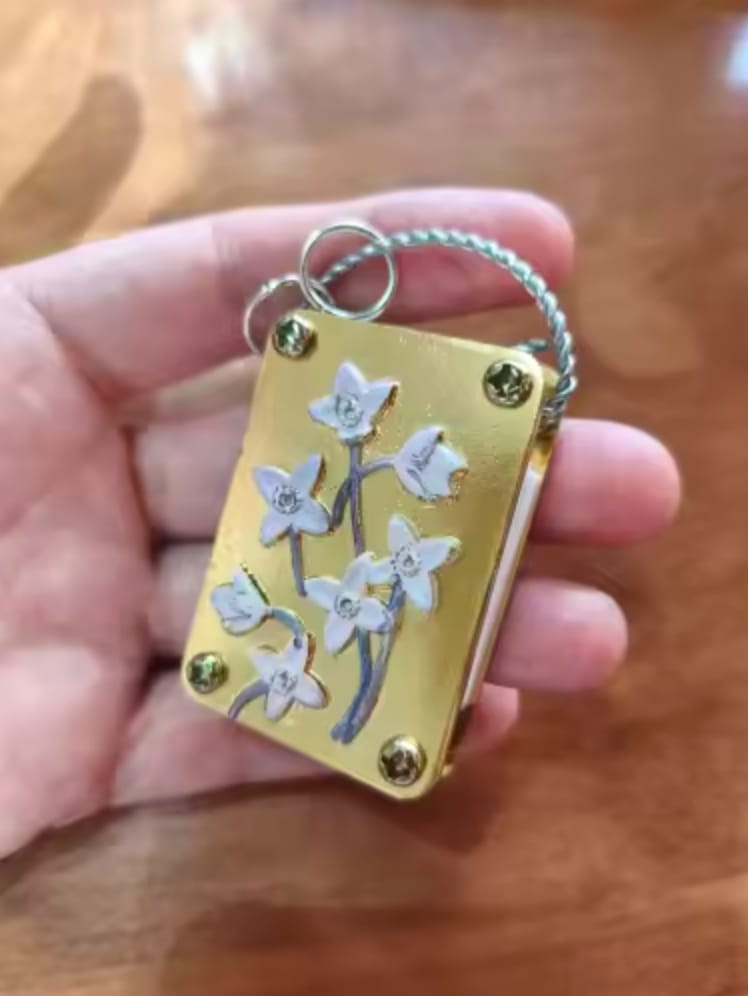 Customer photo review of Bloomkept™ Mini Flower Press