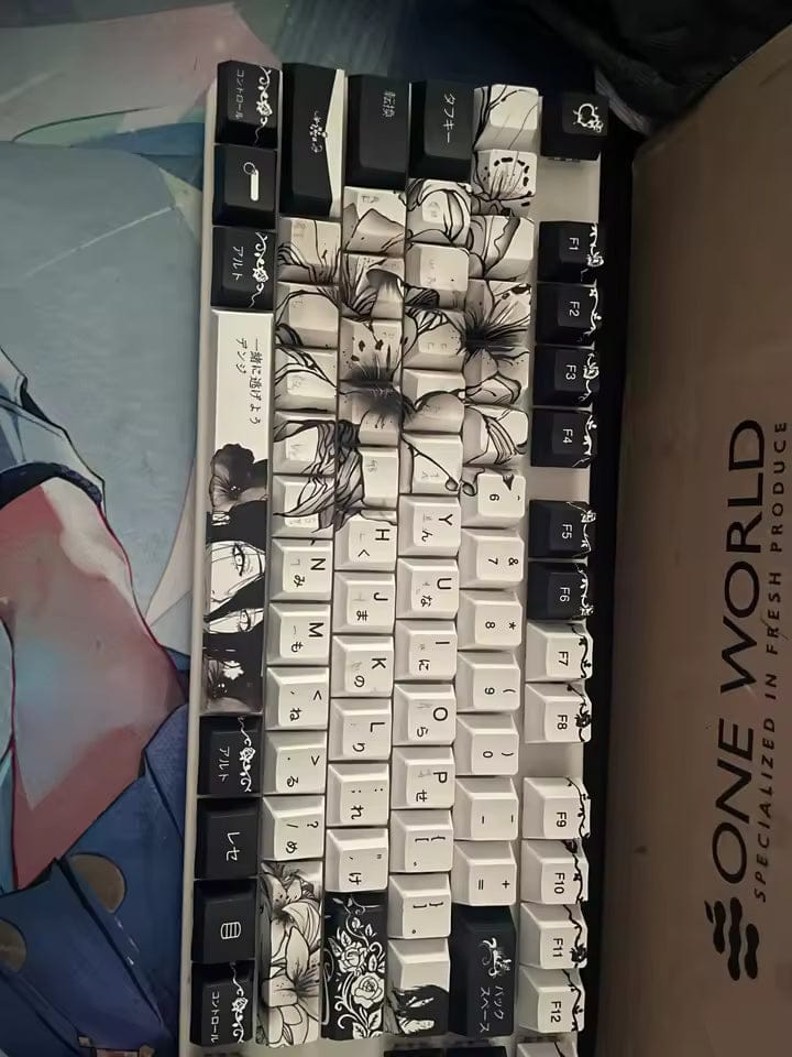 Customer photo review of Chainsaw Man Reze Keycaps - Black and White