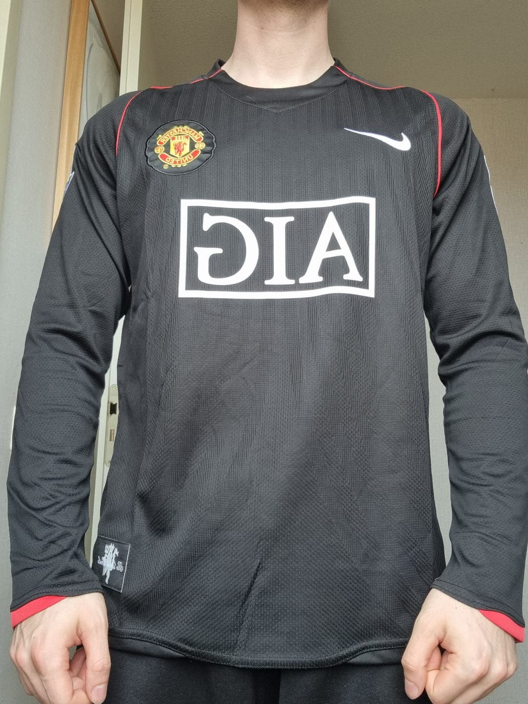 Customer photo review of David Beckham – Manchester United Black Retro Kit Jersey – | Trikot | Maillot Soccer Shirt