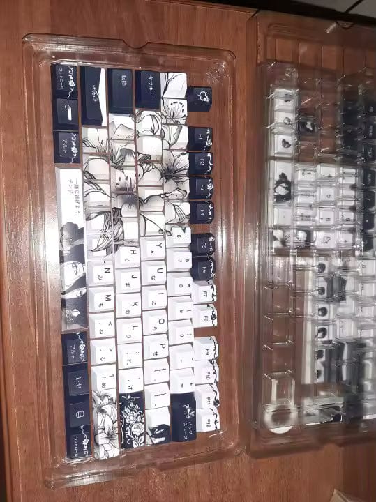 Customer photo review of Chainsaw Man Reze Keycaps - Black and White