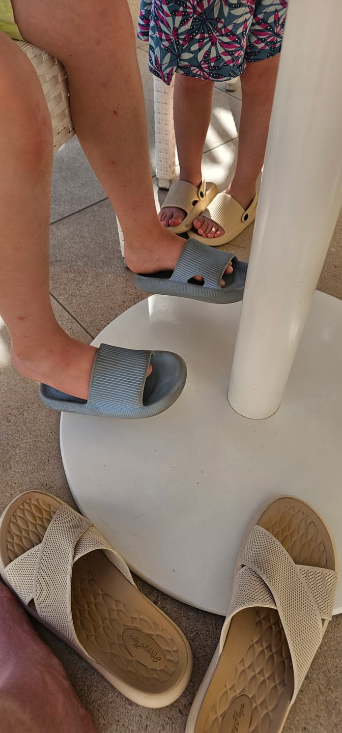 Customer photo review of HappyFlops Original